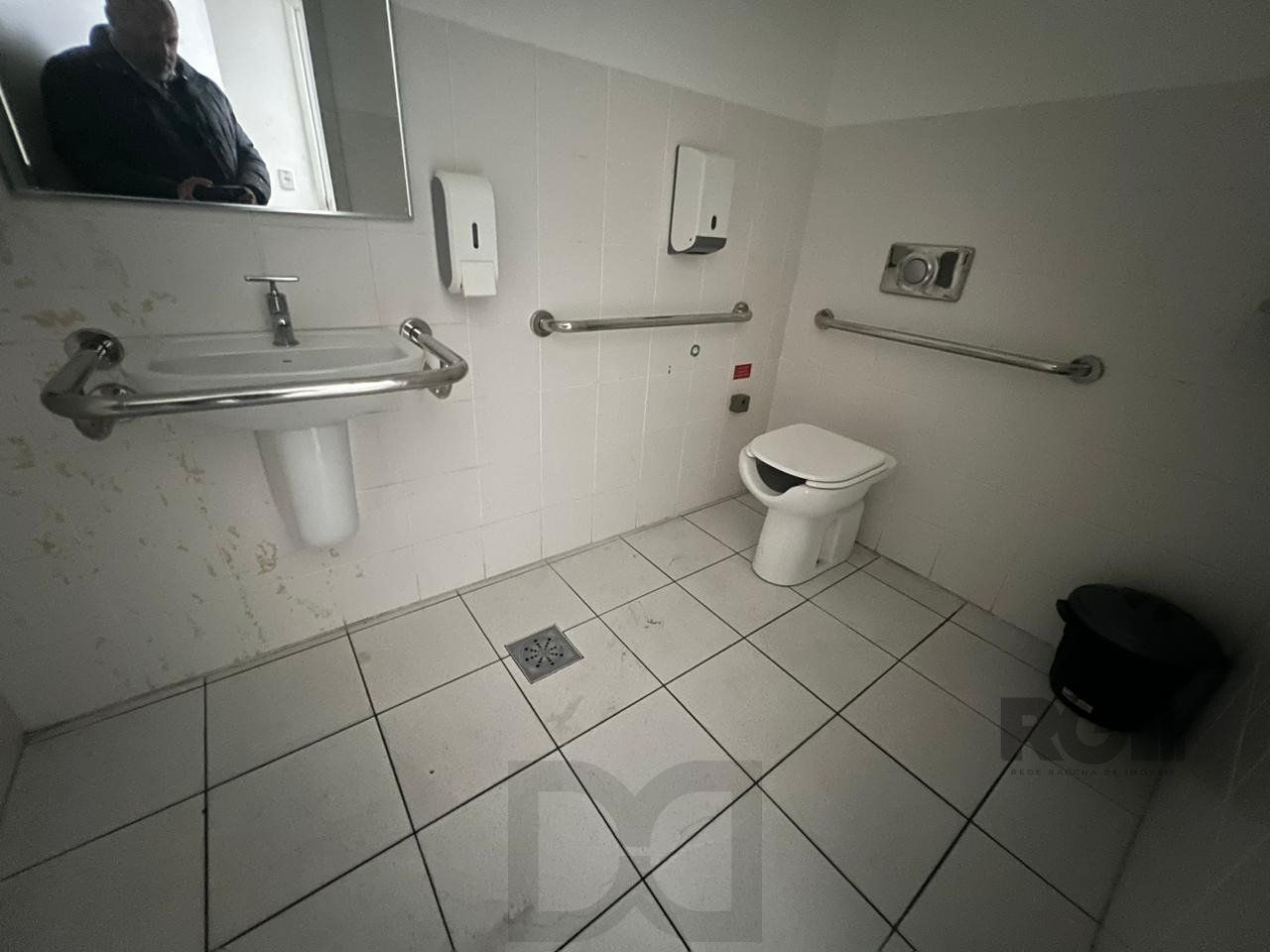 Loja para Venda - 450m², 0 dormitórios, 1 vaga - Petrópolis — foto 20