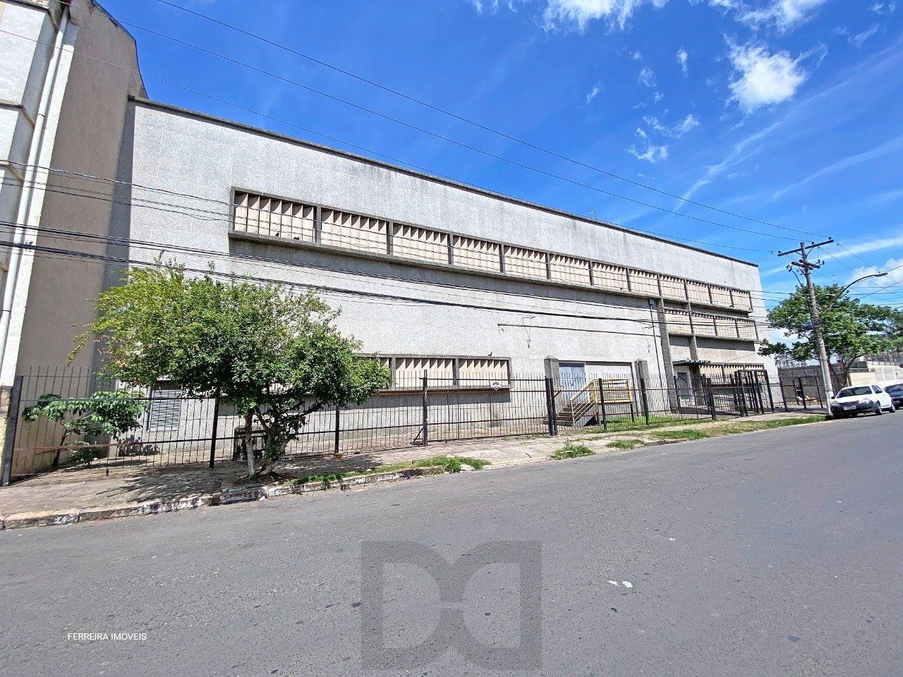 Predio para Venda - 2297m², 0 dormitórios, 20 vagas - Floresta — foto 1