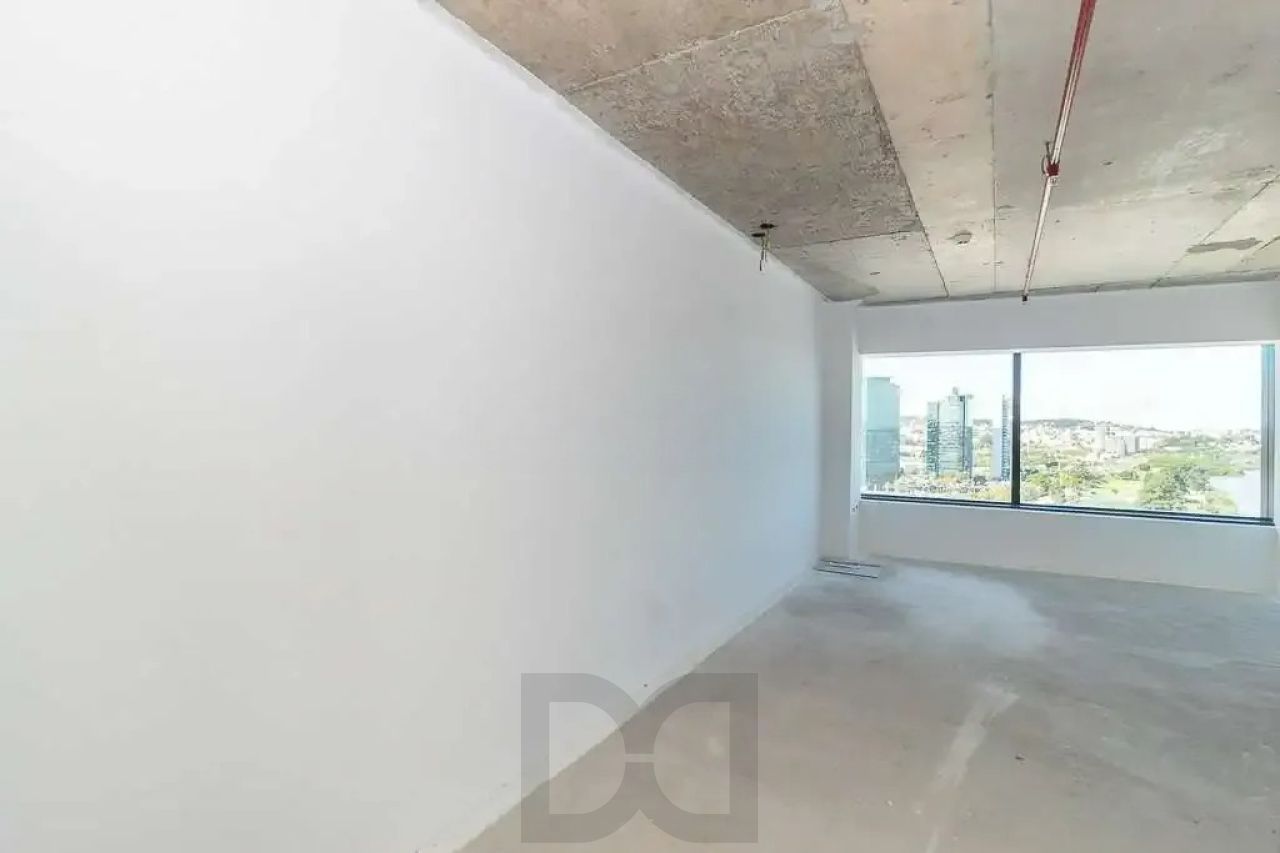 Sala com 33m², localizada no bairro Praia de Belas em Porto Alegre/RS. — foto 3