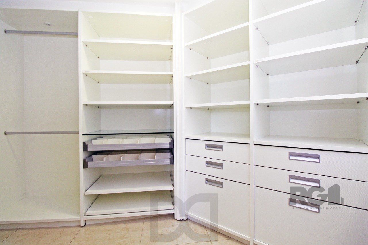 Apartamento com 4 suítes localizado no bairro Moinhos De Vento em Porto Alegre/RS. — foto 35