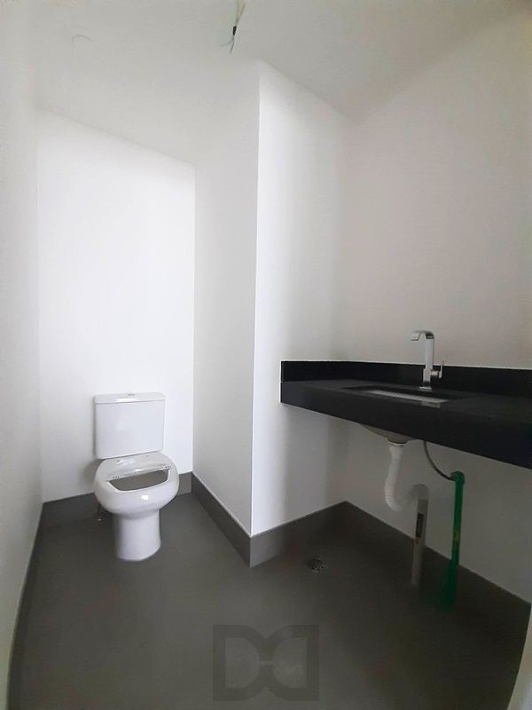 Sala com 33m², localizada no bairro Praia de Belas em Porto Alegre/RS. — foto 13