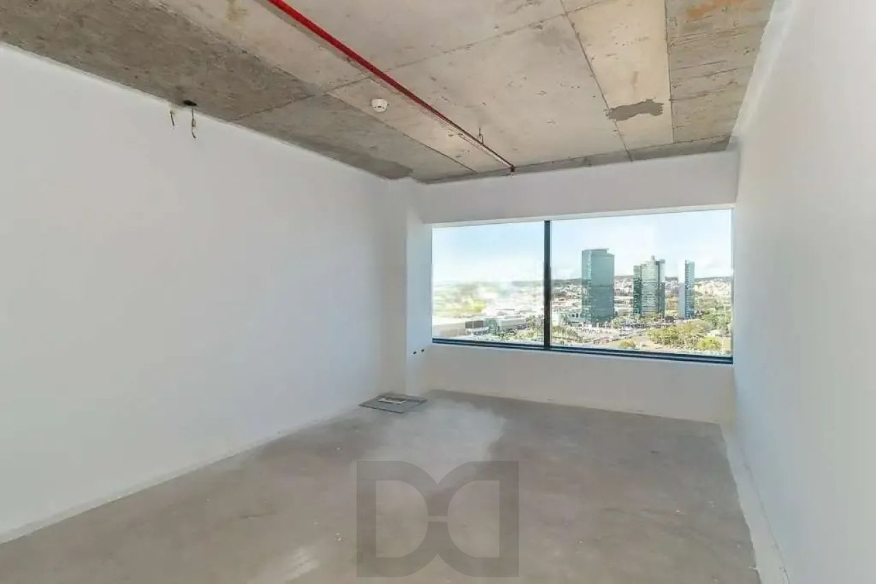 Sala com 33m², localizada no bairro Praia de Belas em Porto Alegre/RS. — foto 2