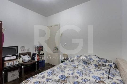 Casa composta por seis(6) dormitórios, no bairro Passo da Areia em Porto Alegre/RS. — foto 12