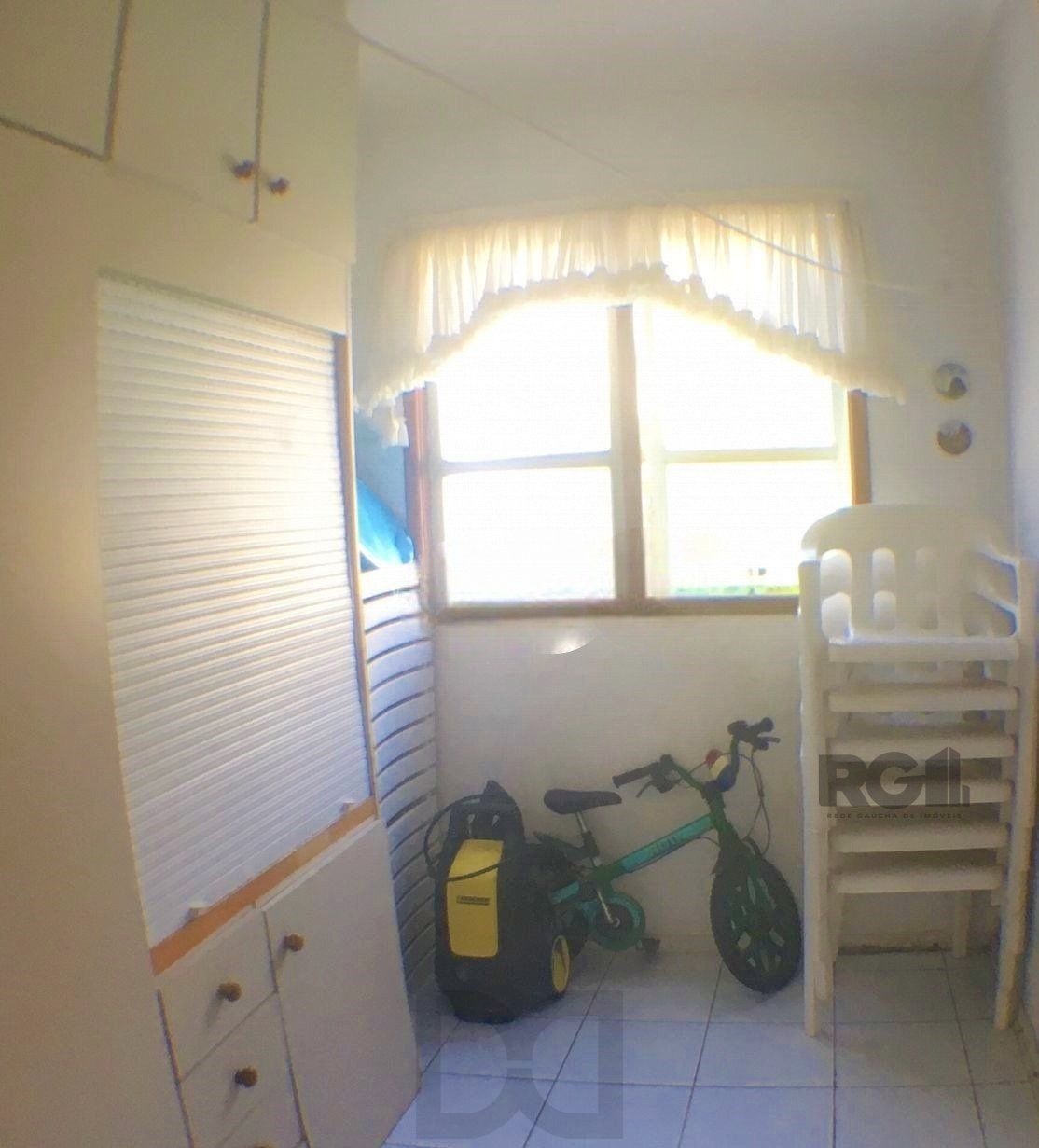 Casa com 3 dormitórios, localizada no bairro Jardim Itu em Porto Alegre/RS.  — foto 13