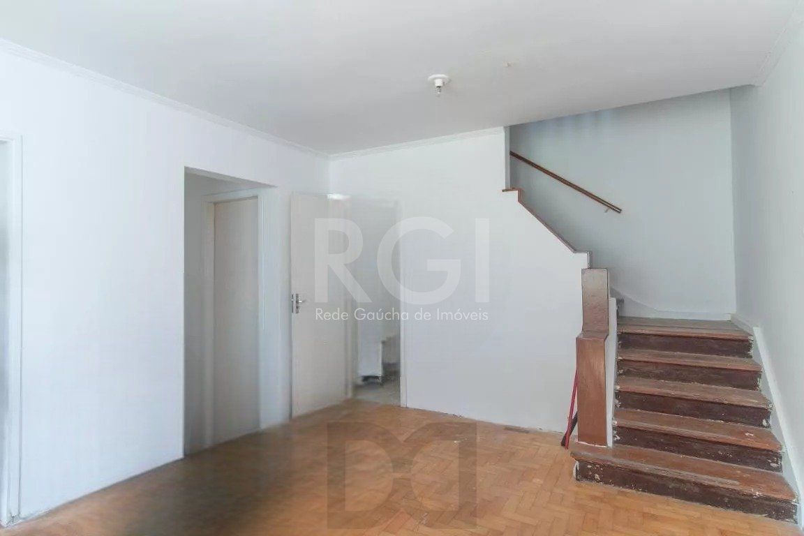 Vende casa 03 dormitórios, 275,22 m², bairro Azenha/Porto Alegre — foto 2