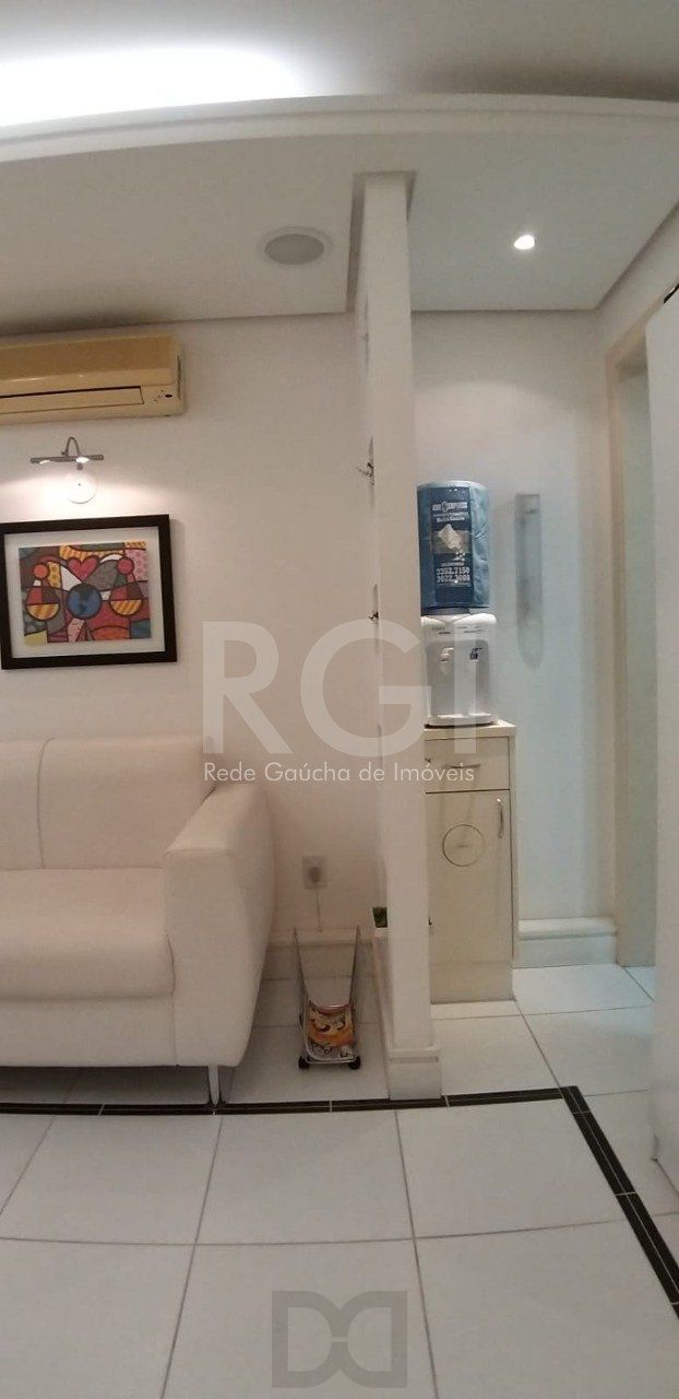 Sala comercial com 40m² privativos localizado no bairro Petrópolis em Porto Alegre/RS. — foto 2
