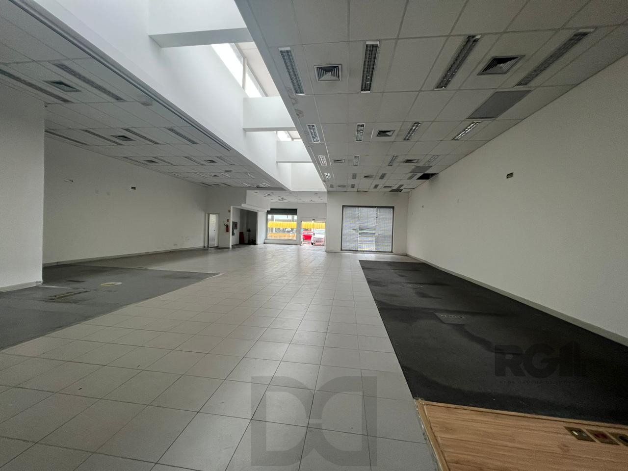 Loja para Venda - 450m², 0 dormitórios, 1 vaga - Petrópolis — foto 5