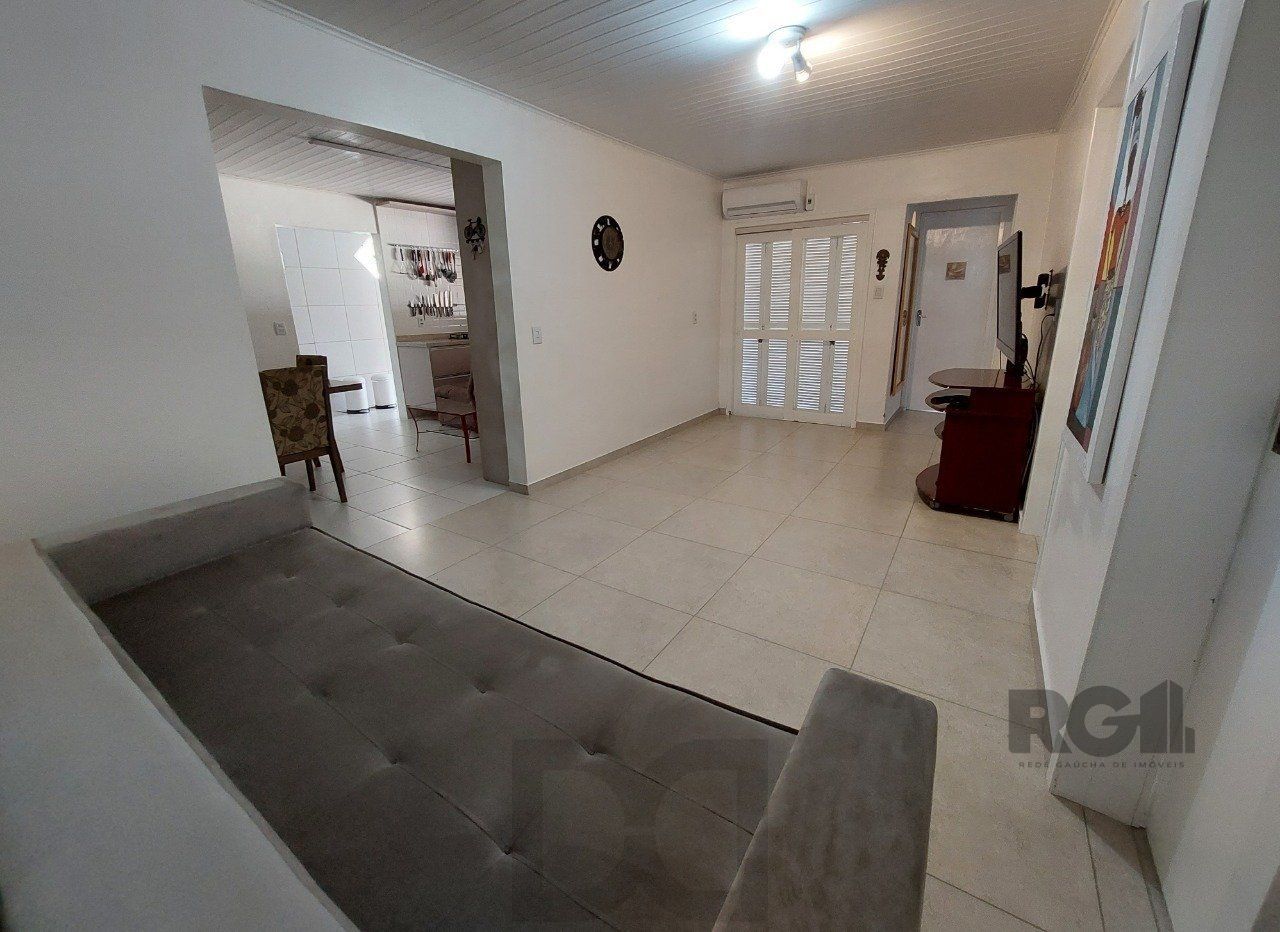 Casa com 3 quartos, no Bairro Ipanema - Porto Alegre/RS. — foto 2