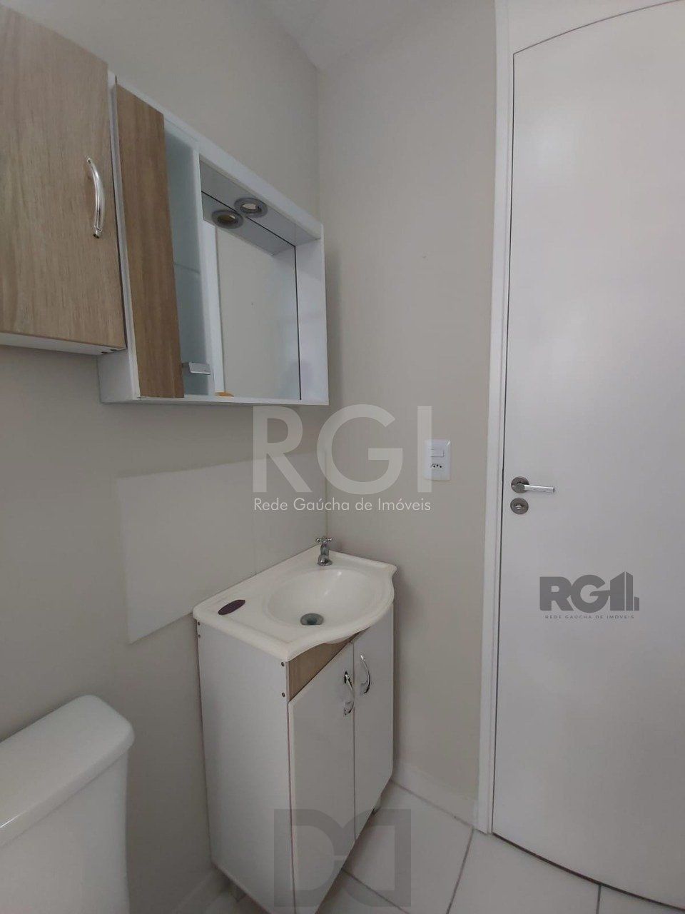 Apartamento com 01 dormitório, sala, cozinha, banheiro social, bem arejado,  ótima localização, próximo a UNIVERSIDADE DA FAPA. — foto 22
