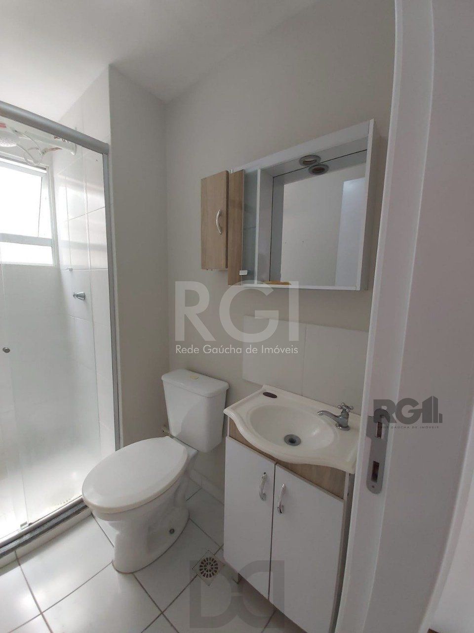 Apartamento com 01 dormitório, sala, cozinha, banheiro social, bem arejado,  ótima localização, próximo a UNIVERSIDADE DA FAPA. — foto 26