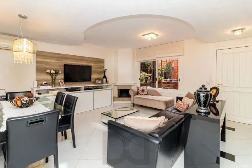 Casa com 214m², localizado no bairro Vila Jardim em Porto Alegre/RS. — foto 4