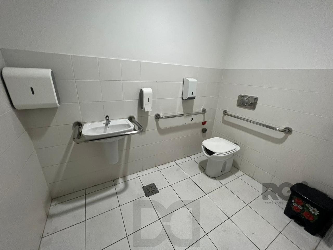 Loja para Venda - 450m², 0 dormitórios, 1 vaga - Petrópolis — foto 21