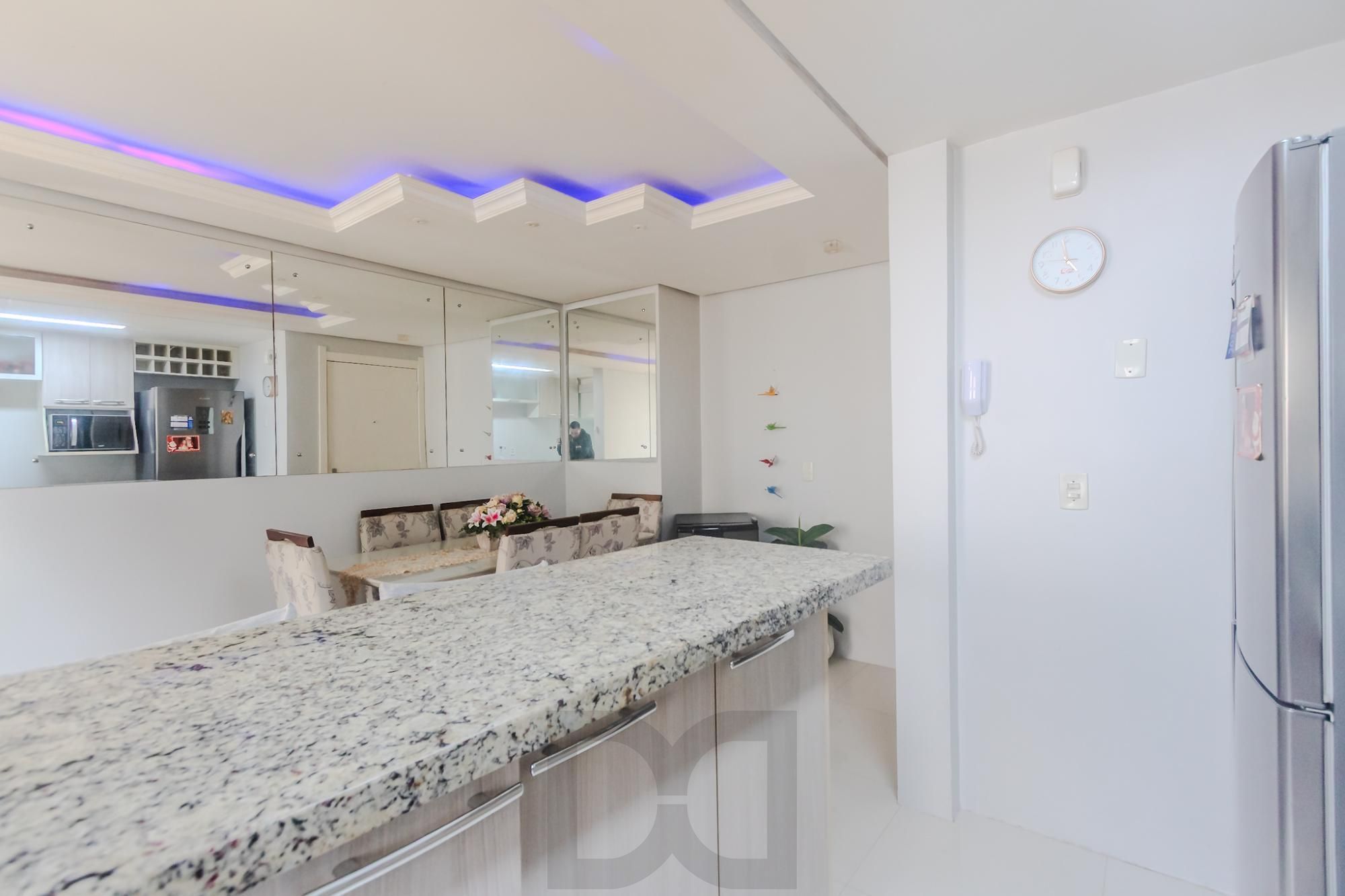 Apartamento com 72m², localizado no bairro Jardim Carvalho em Porto Alegre/RS. — foto 3