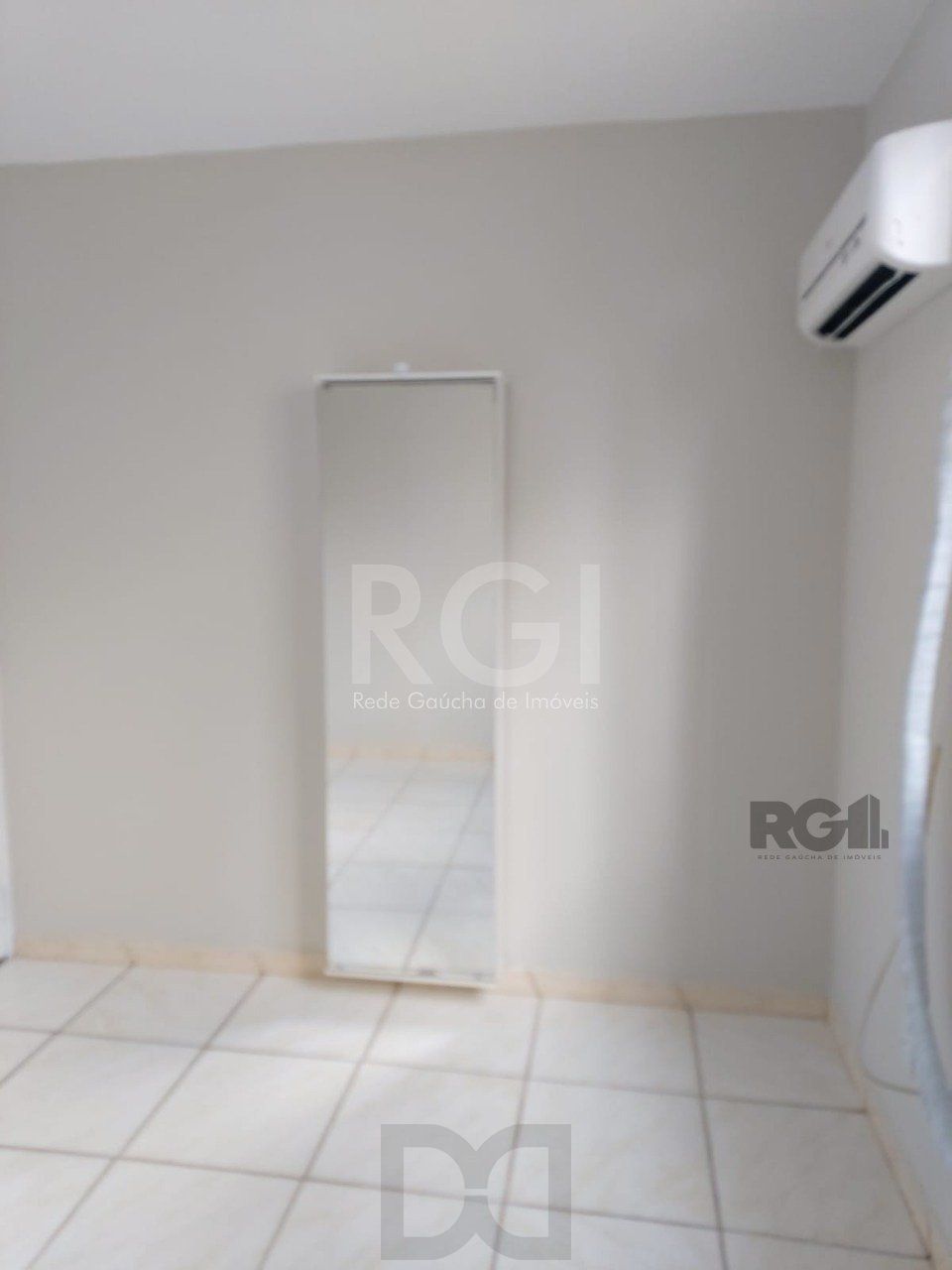 Apartamento com 01 dormitório, sala, cozinha, banheiro social, bem arejado,  ótima localização, próximo a UNIVERSIDADE DA FAPA. — foto 25