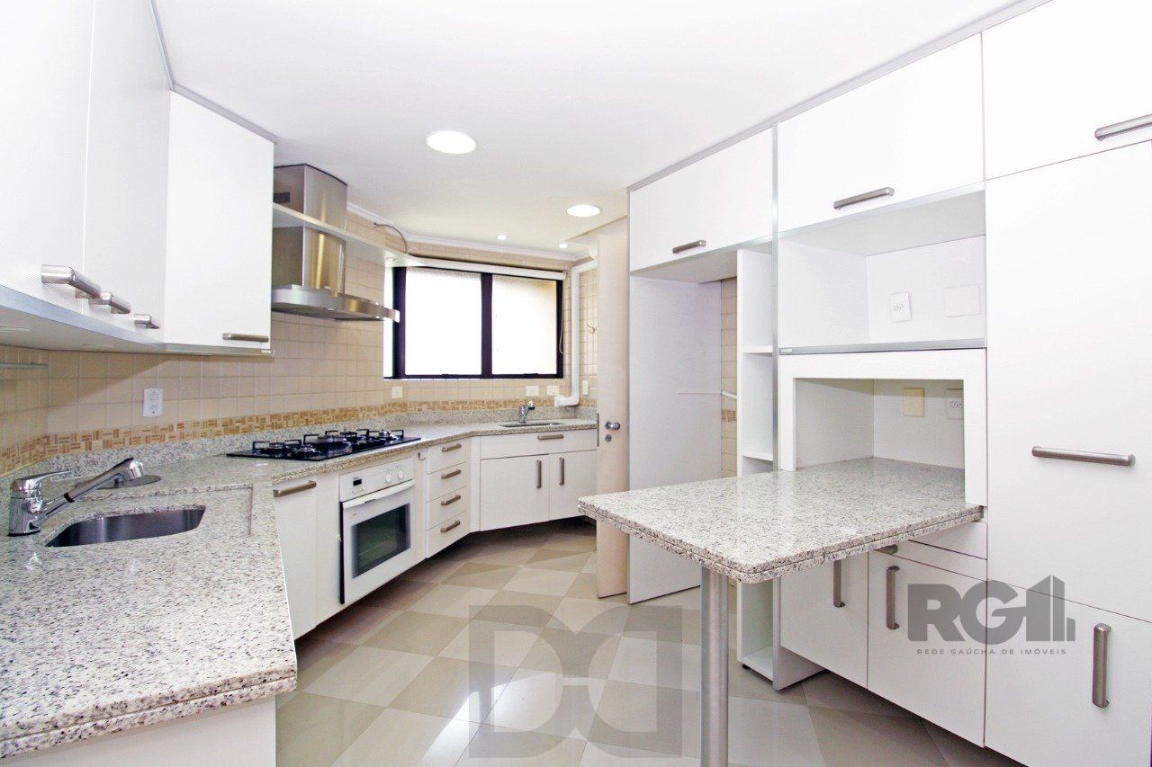 Apartamento com 4 suítes localizado no bairro Moinhos De Vento em Porto Alegre/RS. — foto 43