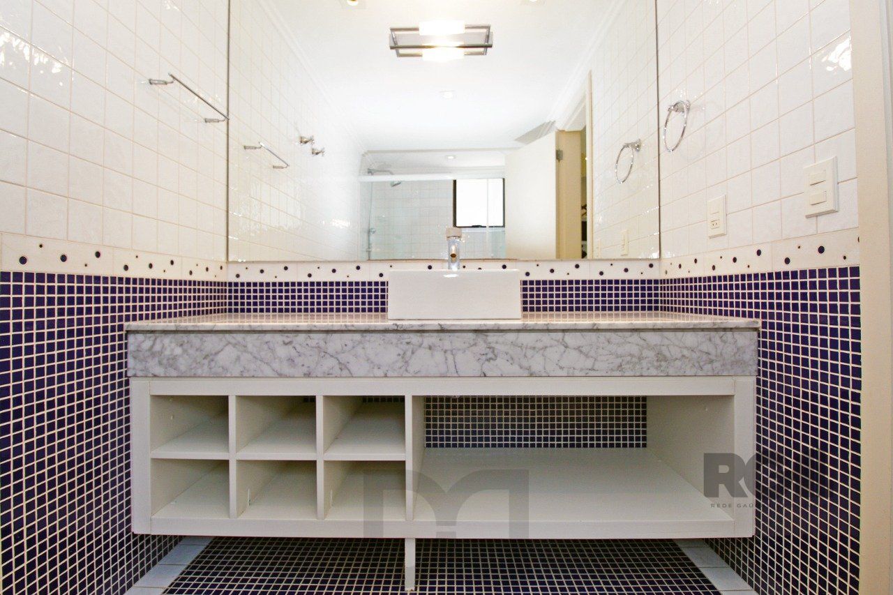 Apartamento com 4 suítes localizado no bairro Moinhos De Vento em Porto Alegre/RS. — foto 40