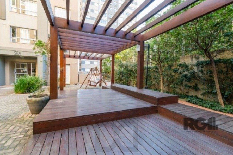 Apartamento com 75m² privativos, 3 dormitórios sendo 1 suíte, living dois ambientes, imóvel arejado e iluminado. — foto 22