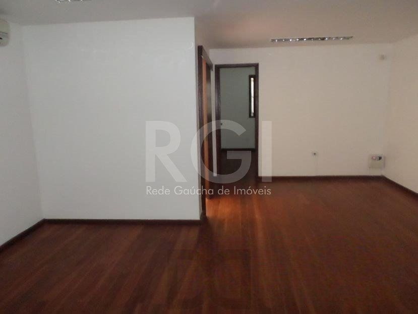 Casa Comercial com pavilhão de 294,03m² no bairro São Geraldo -Porto Alegre — foto 1