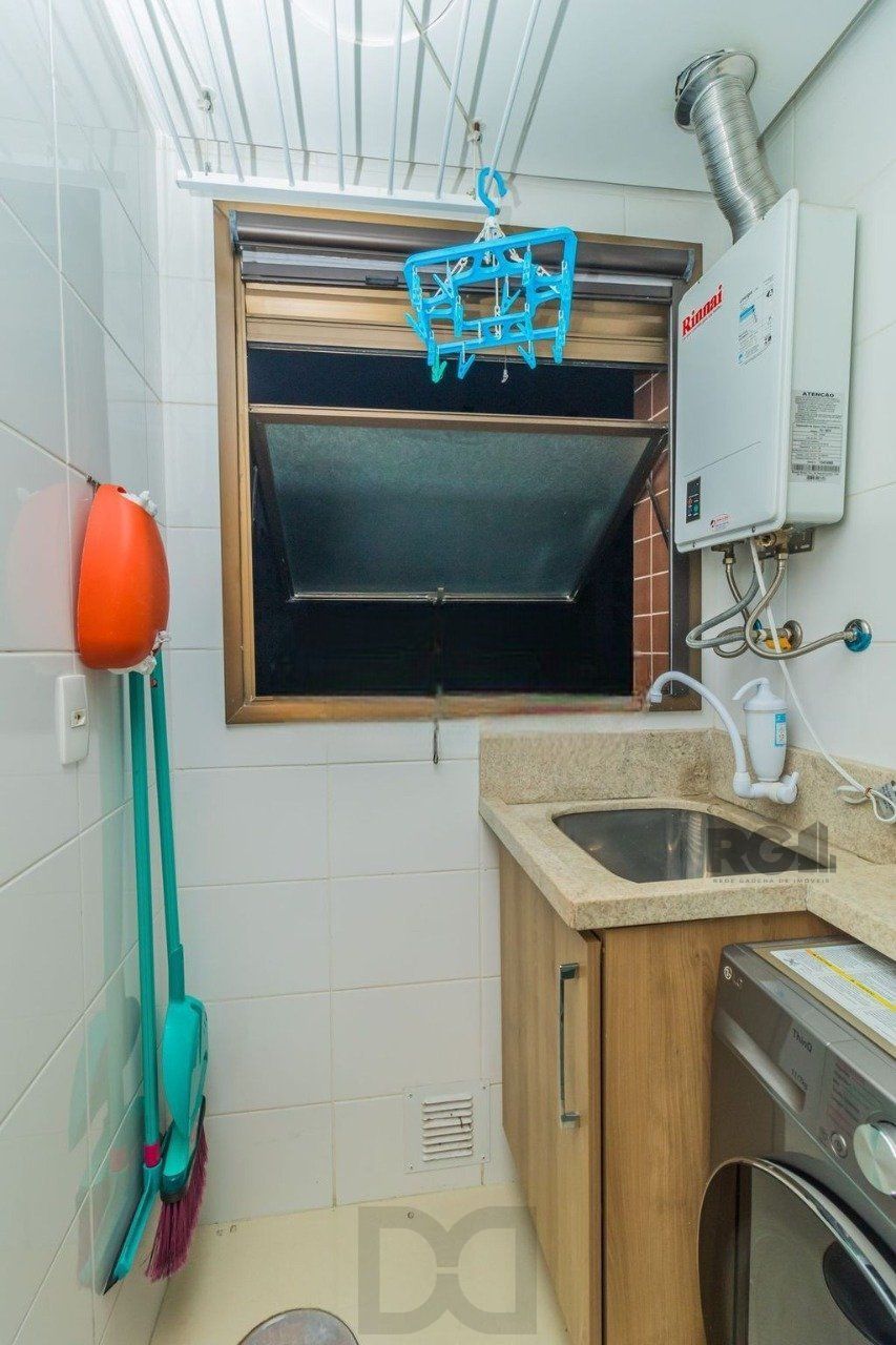 Apartamento localizado no bairro Passo da Areia em Porto Alegre/RS. — foto 23
