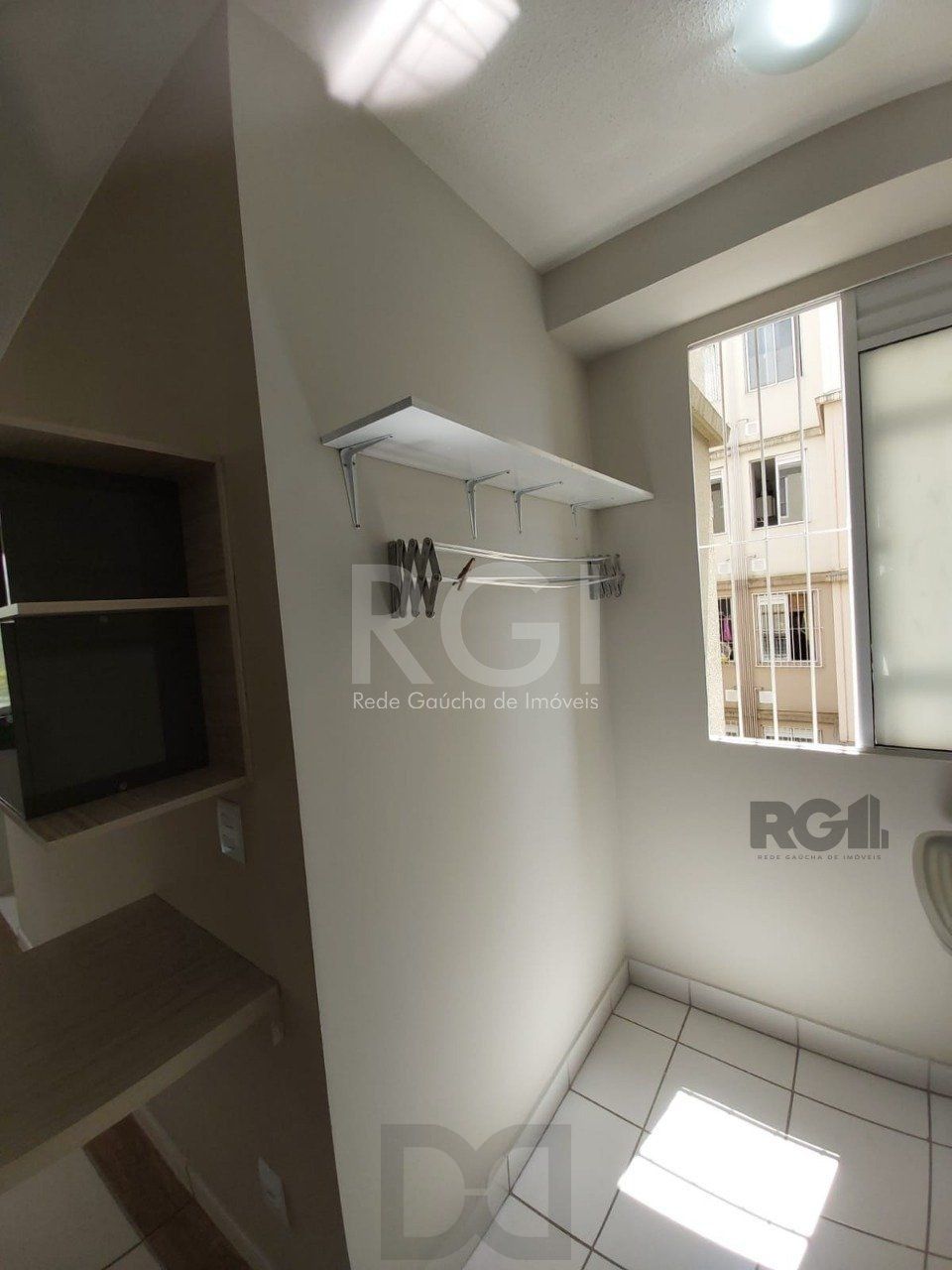 Apartamento com 01 dormitório, sala, cozinha, banheiro social, bem arejado,  ótima localização, próximo a UNIVERSIDADE DA FAPA. — foto 11