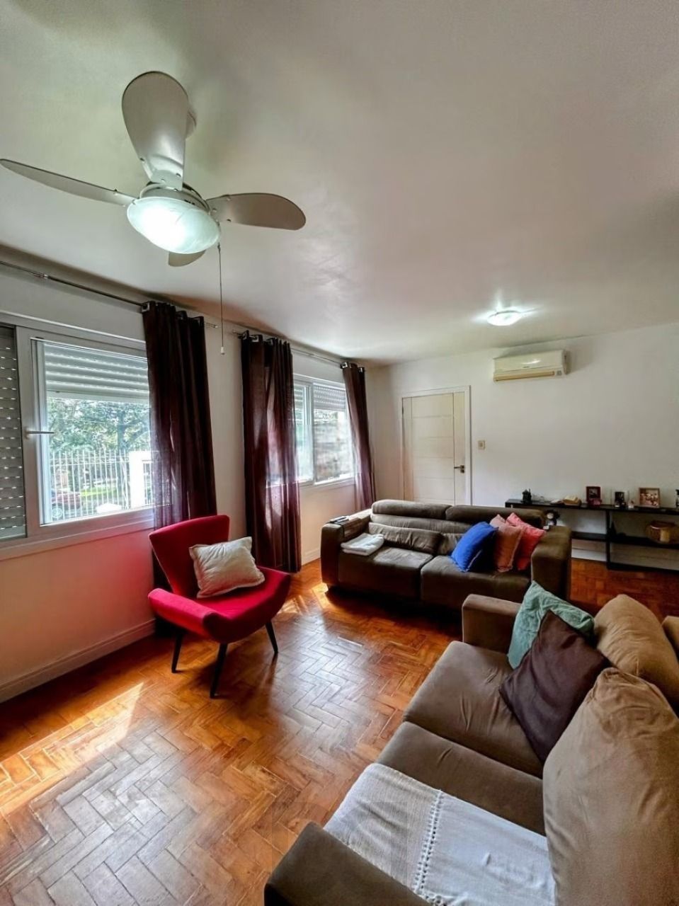 Casa com 170m², localizada no bairro Vila Ipiranga em Porto Alegre/RS. — foto 1