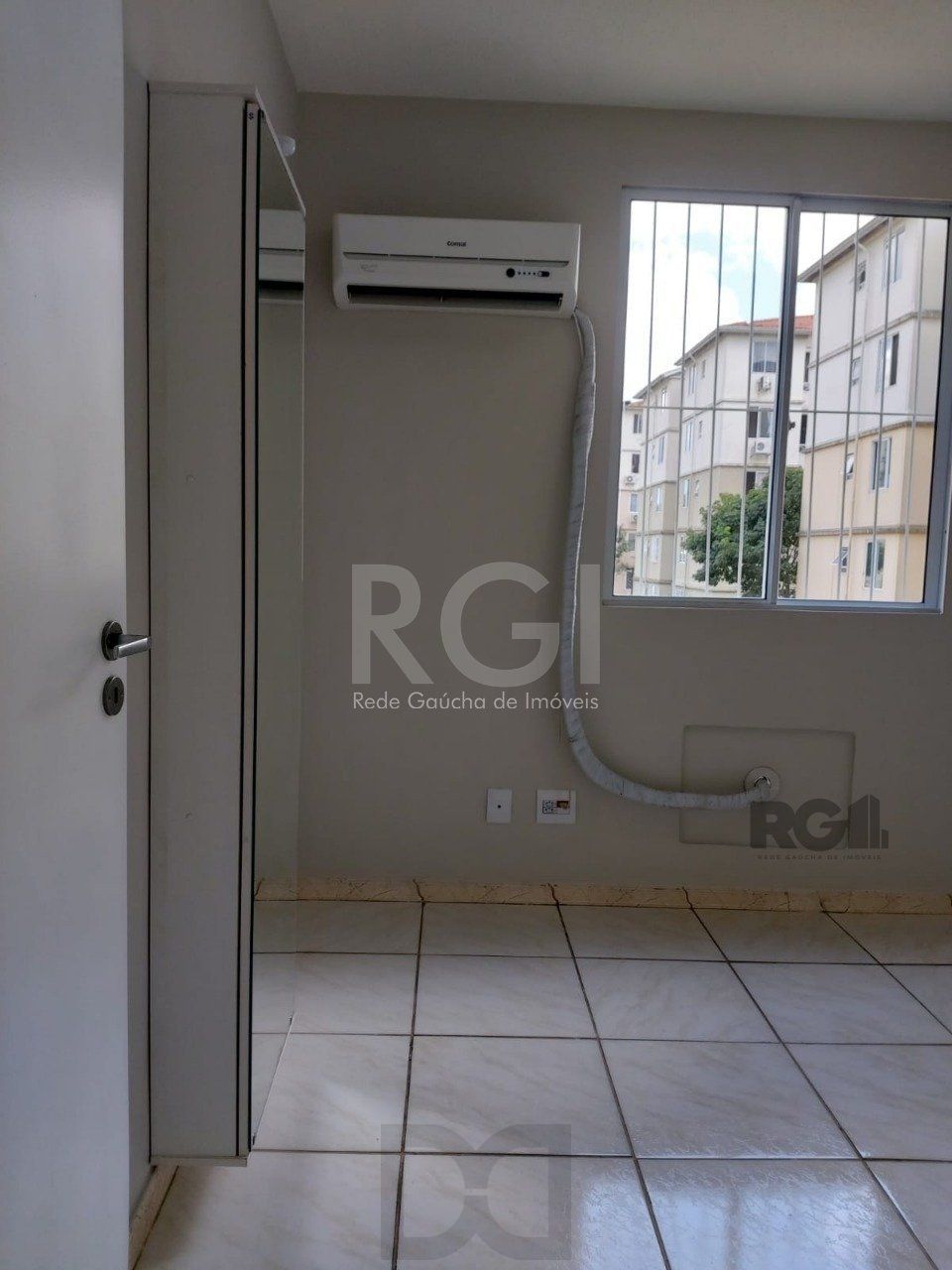 Apartamento com 01 dormitório, sala, cozinha, banheiro social, bem arejado,  ótima localização, próximo a UNIVERSIDADE DA FAPA. — foto 28