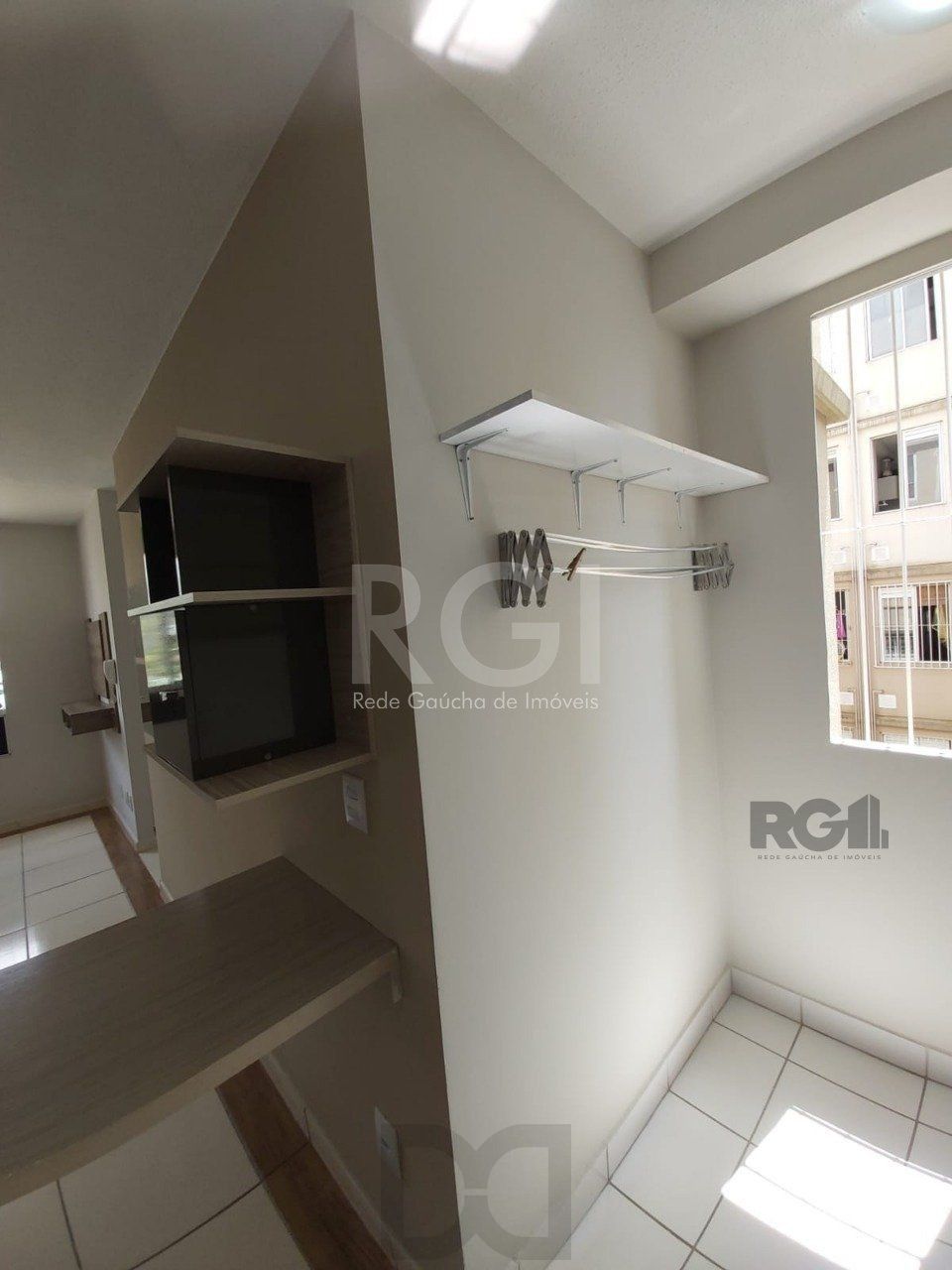 Apartamento com 01 dormitório, sala, cozinha, banheiro social, bem arejado,  ótima localização, próximo a UNIVERSIDADE DA FAPA. — foto 14