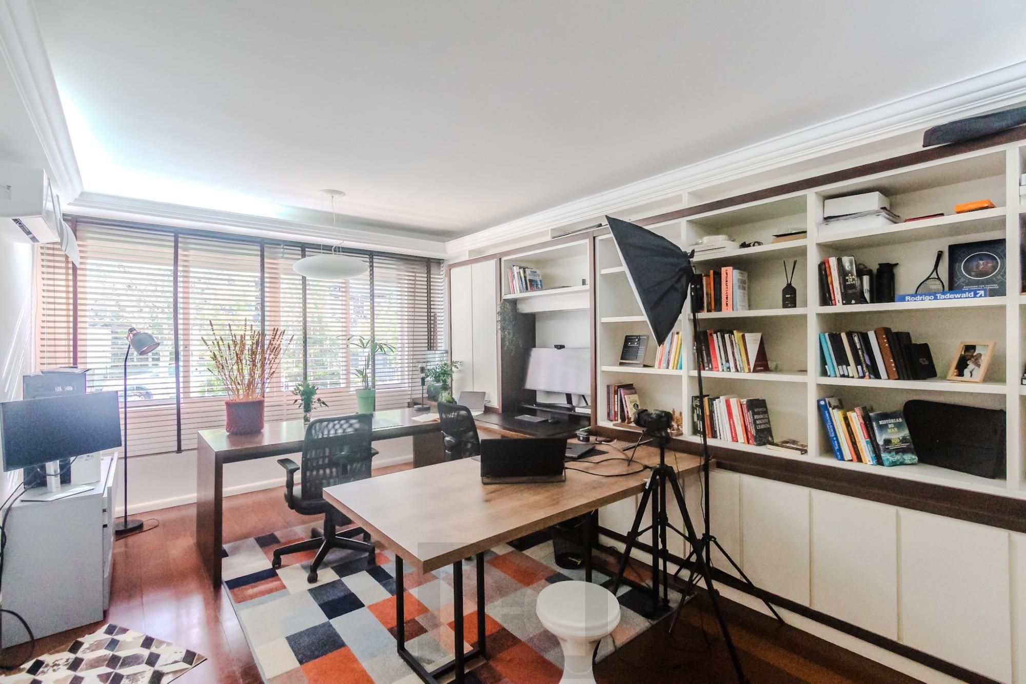 Casa com 230m², localizada no bairro Boa Vista em Porto Alegre/RS. — foto 2