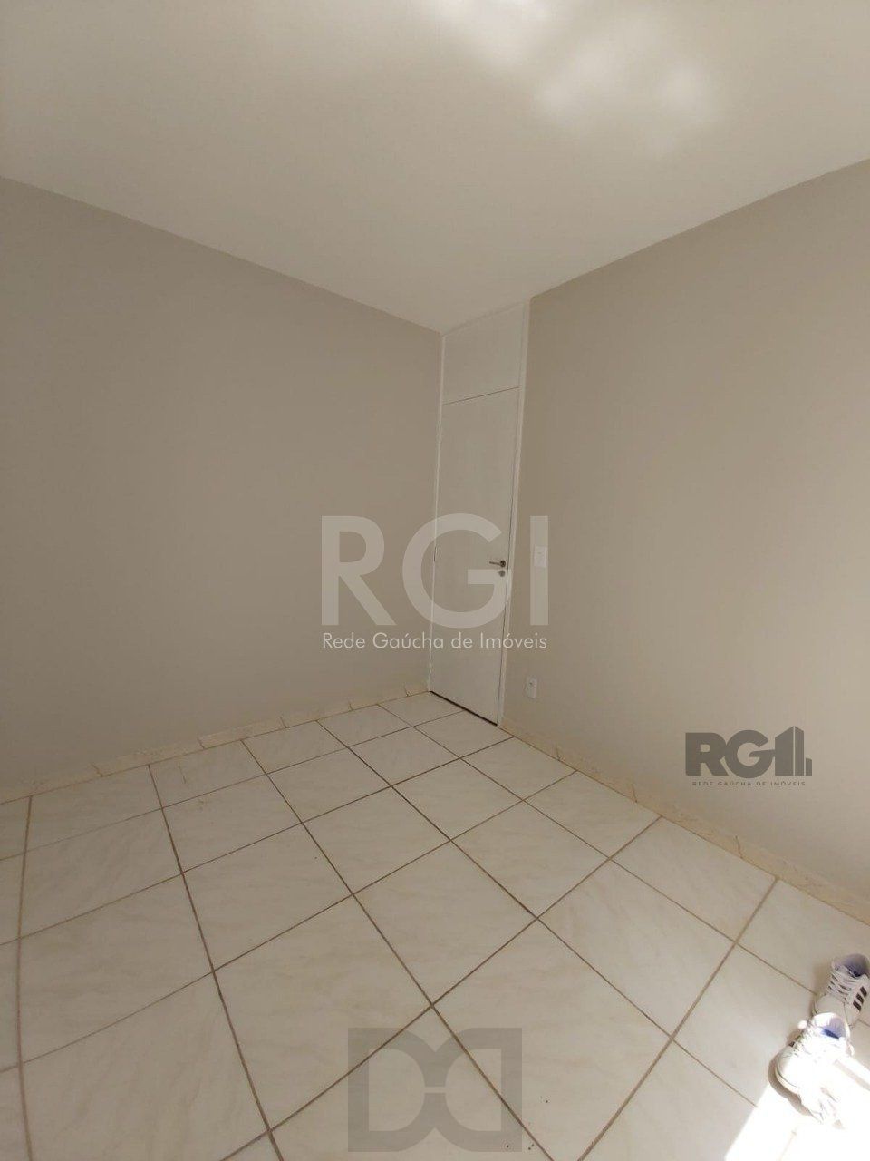 Apartamento com 01 dormitório, sala, cozinha, banheiro social, bem arejado,  ótima localização, próximo a UNIVERSIDADE DA FAPA. — foto 17
