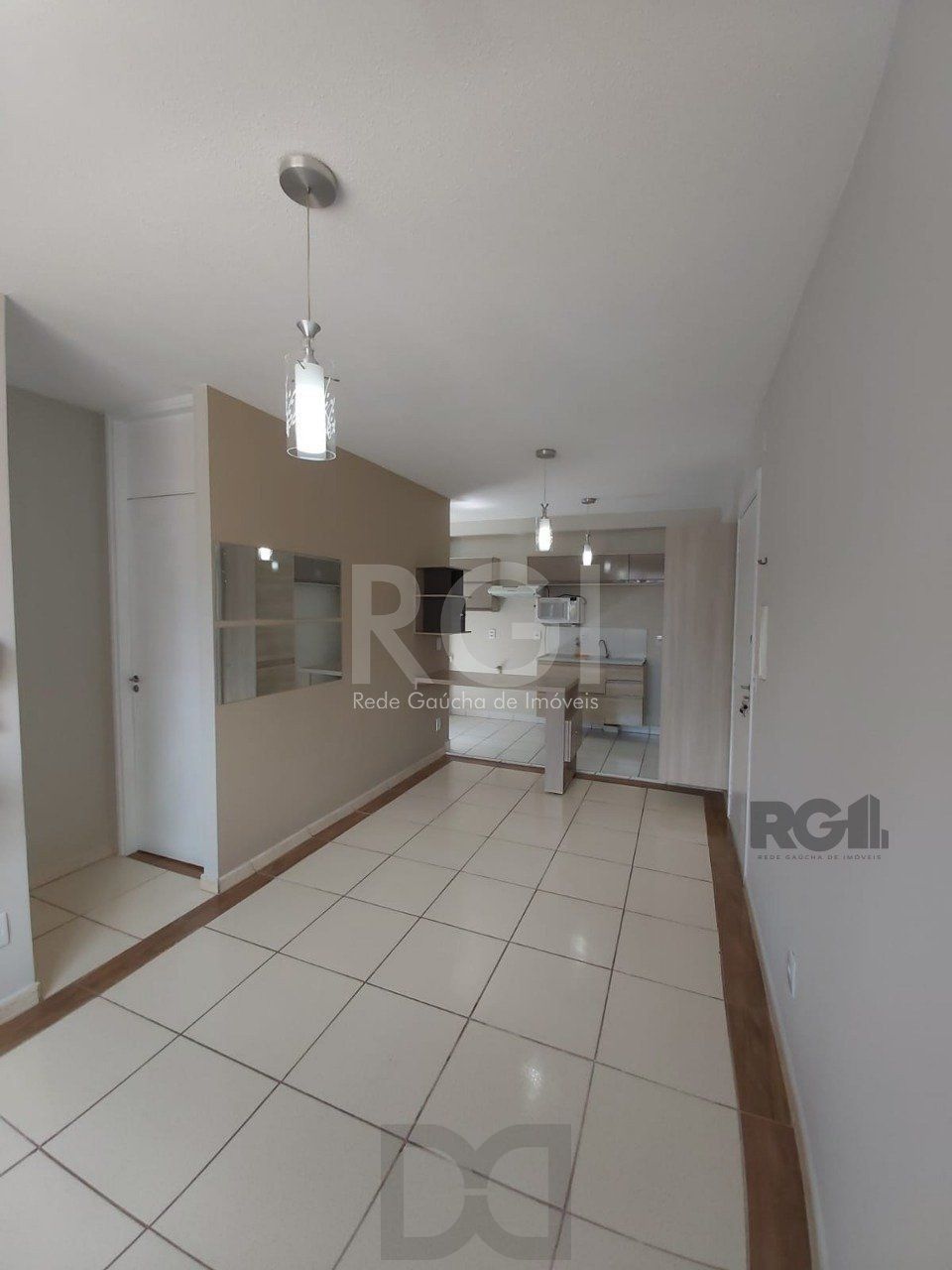 Apartamento com 01 dormitório, sala, cozinha, banheiro social, bem arejado,  ótima localização, próximo a UNIVERSIDADE DA FAPA. — foto 1