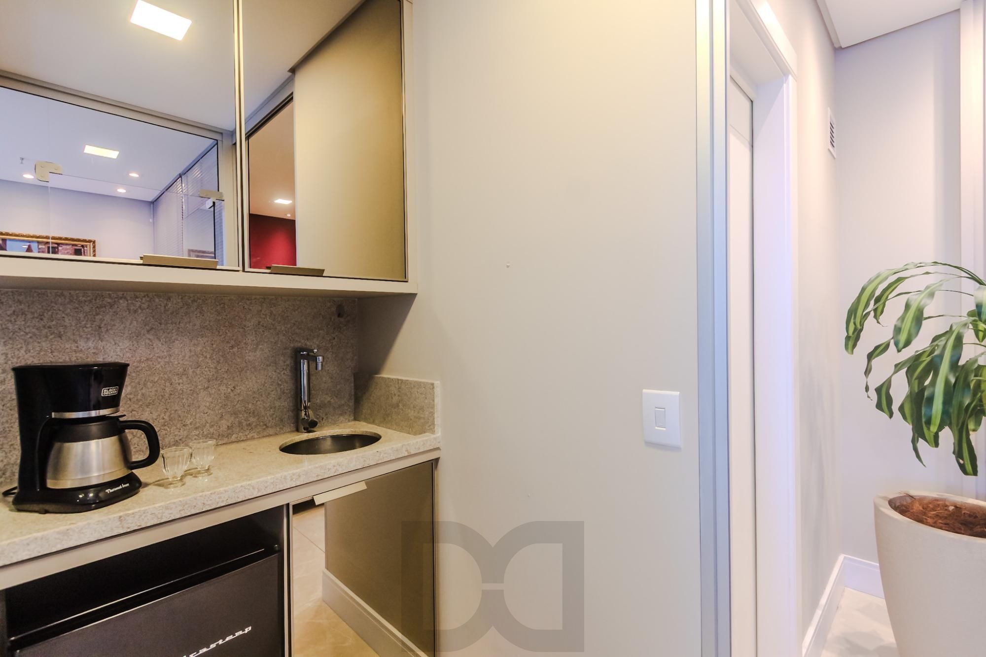 Sala comercial com 33m², localizada no bairro Mont Serrat em Porto Alegre/RS. — foto 11