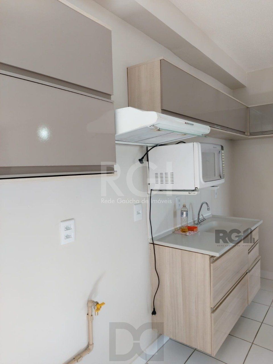 Apartamento com 01 dormitório, sala, cozinha, banheiro social, bem arejado,  ótima localização, próximo a UNIVERSIDADE DA FAPA. — foto 12
