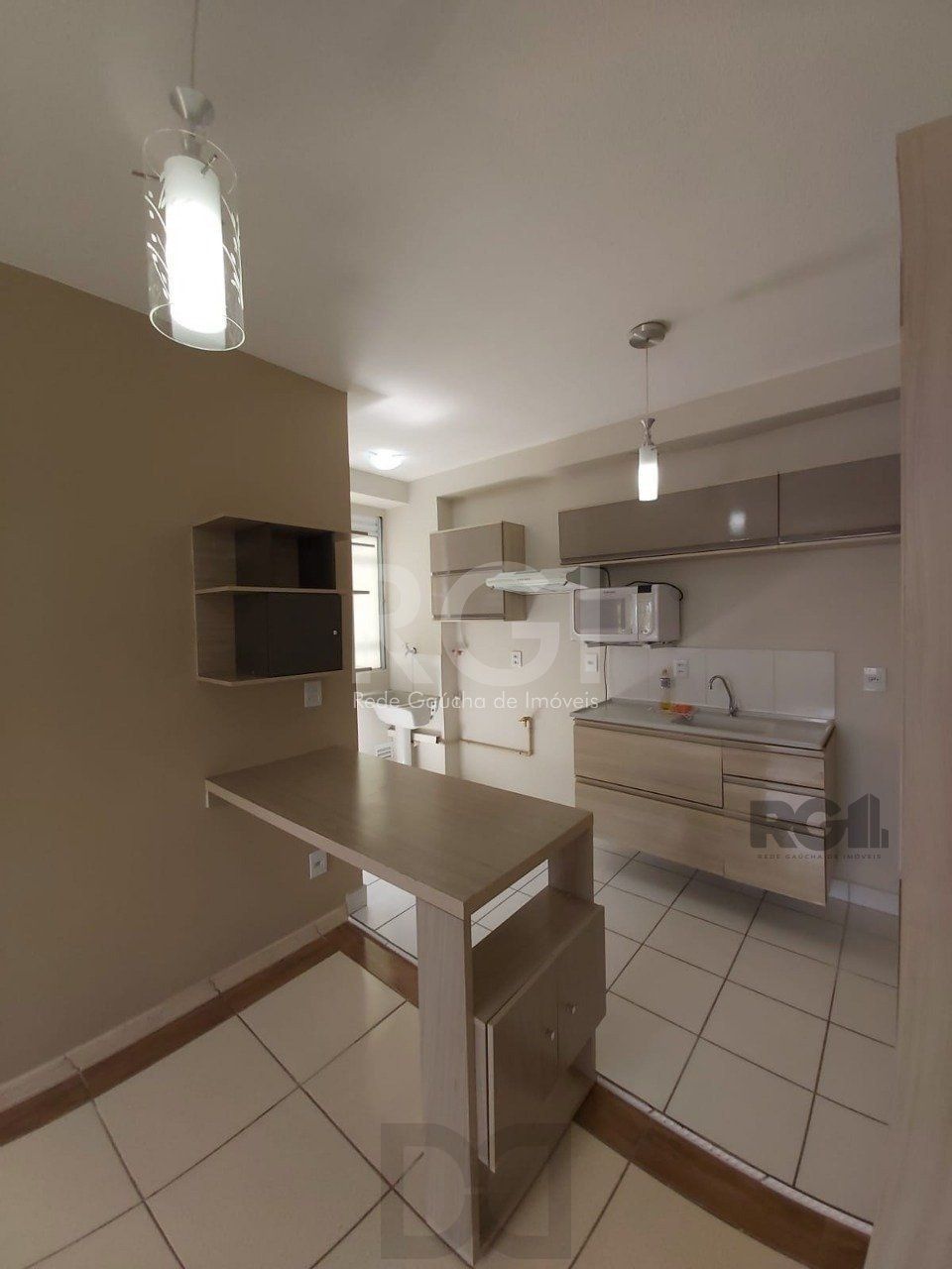 Apartamento com 01 dormitório, sala, cozinha, banheiro social, bem arejado,  ótima localização, próximo a UNIVERSIDADE DA FAPA. — foto 4
