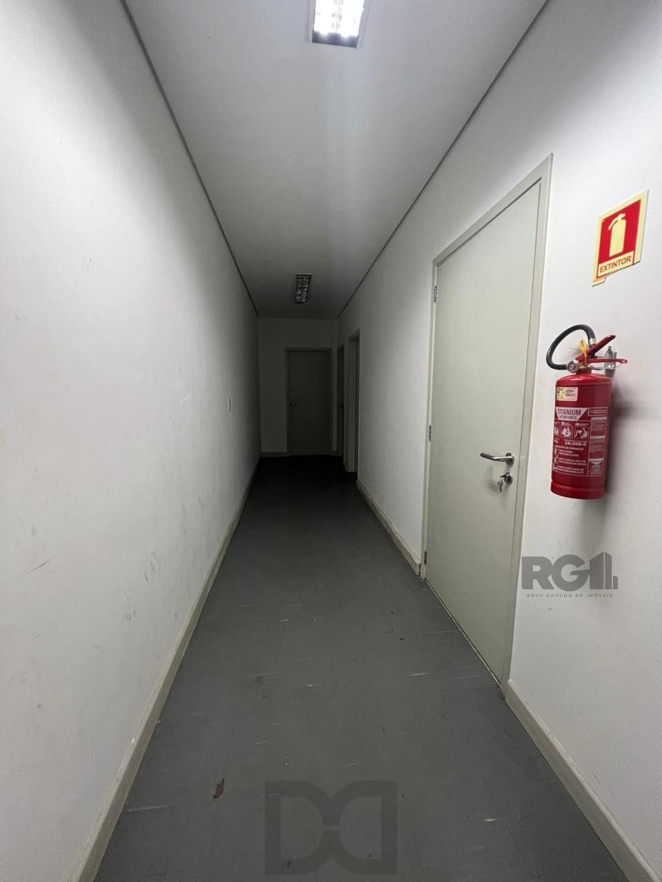 Loja para Venda - 450m², 0 dormitórios, 1 vaga - Petrópolis — foto 12