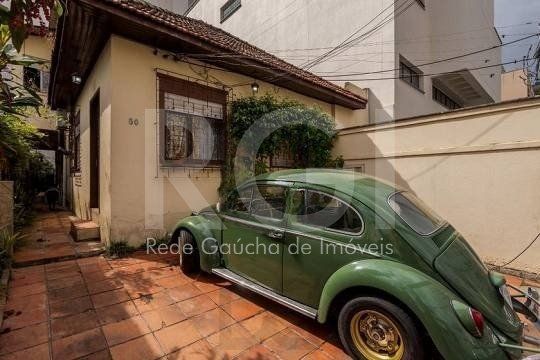 Casa composta por seis(6) dormitórios, no bairro Passo da Areia em Porto Alegre/RS. — foto 43