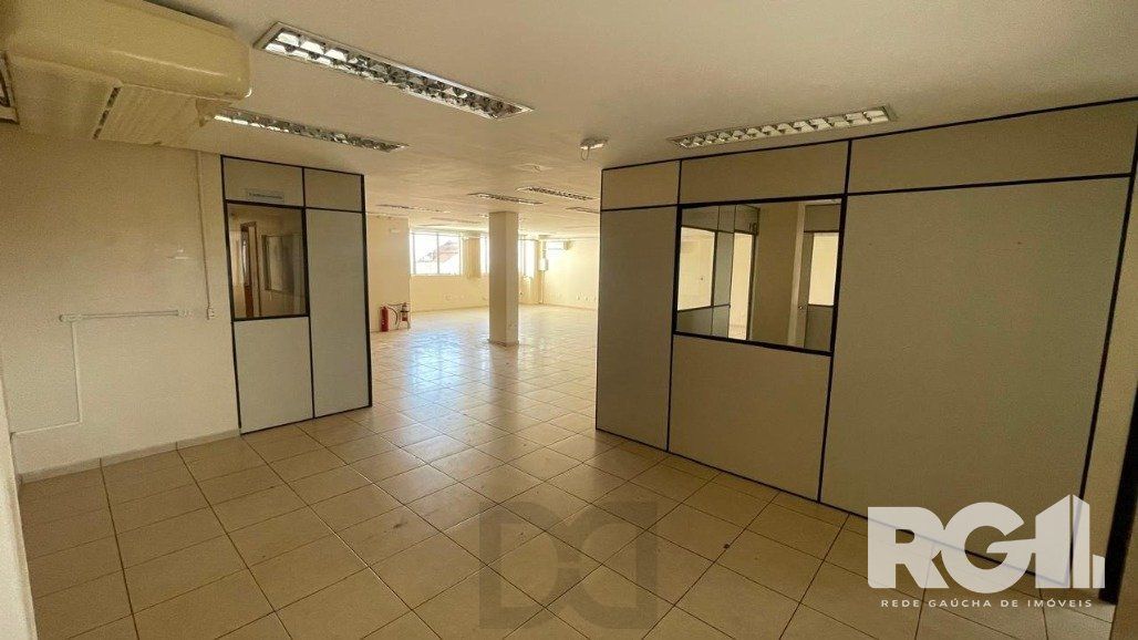 Prédio Comercial Imponente com 1.200m² na Zona Norte de Porto Alegre — foto 31