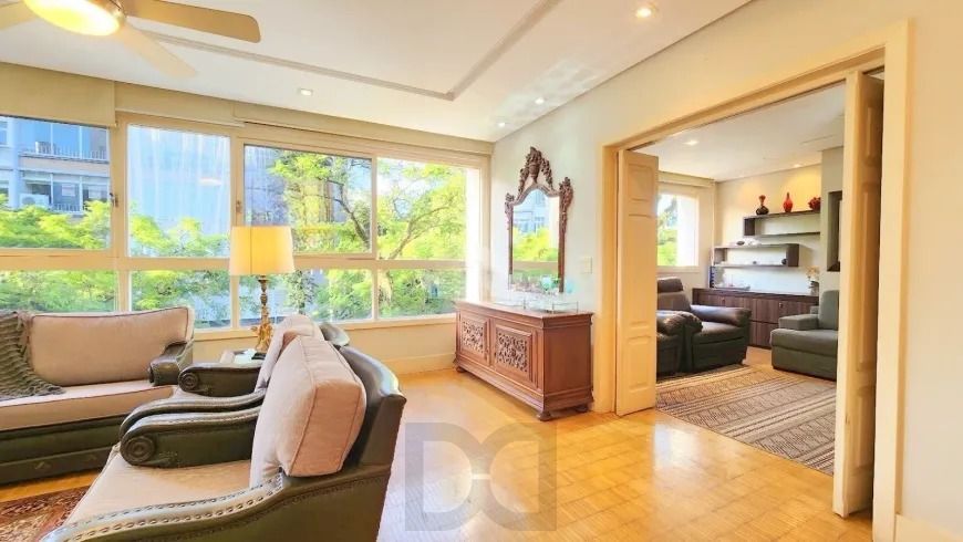 Apartamento 3 dormitórios, suíte, semimobiliado e duas vagas de garagem. — foto 8
