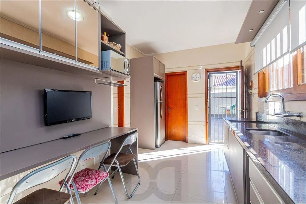 Ampla casa com 3 Dormitórios 293m² e Pátio amplo Próximo a Adda Mascarenhas — foto 12