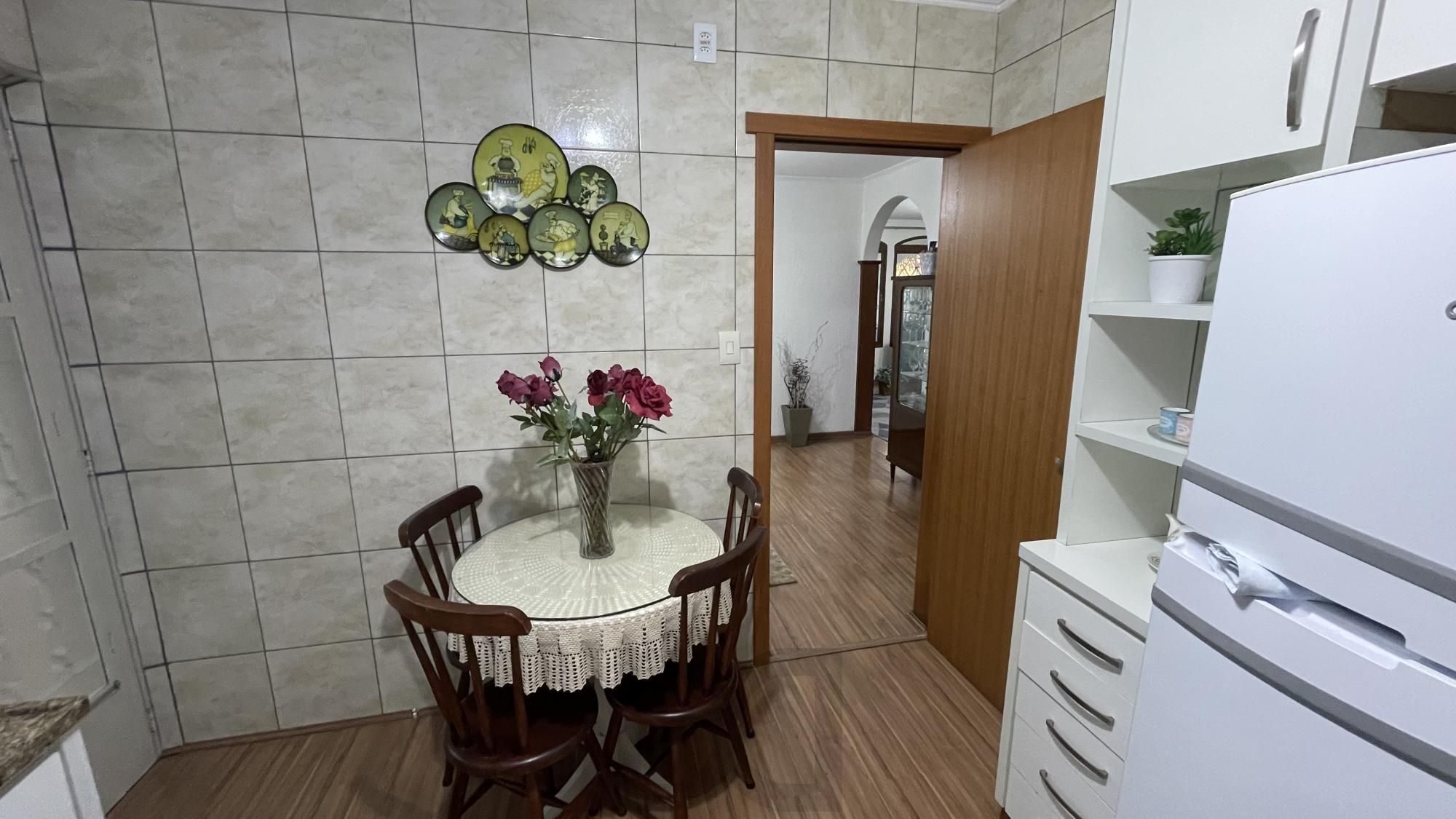 Casa com 3 dormitórios, suíte, churrasqueira, espaço gourmet e amplo pátio. — foto 20