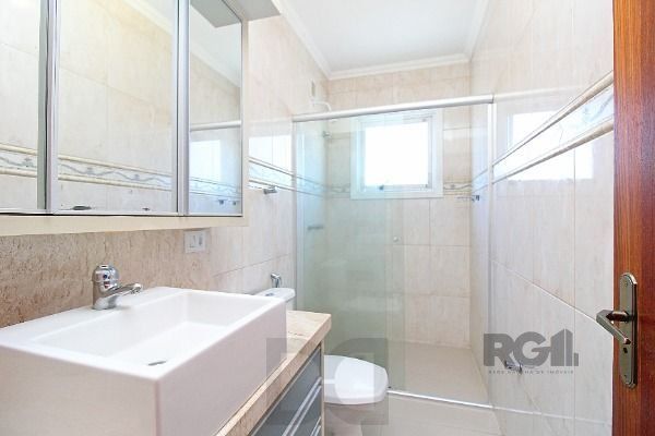 Casa em Porto Alegre, no bairro Espírito Santo, com 3 dormitório(s), e 3 banheiros, à venda. — foto 21
