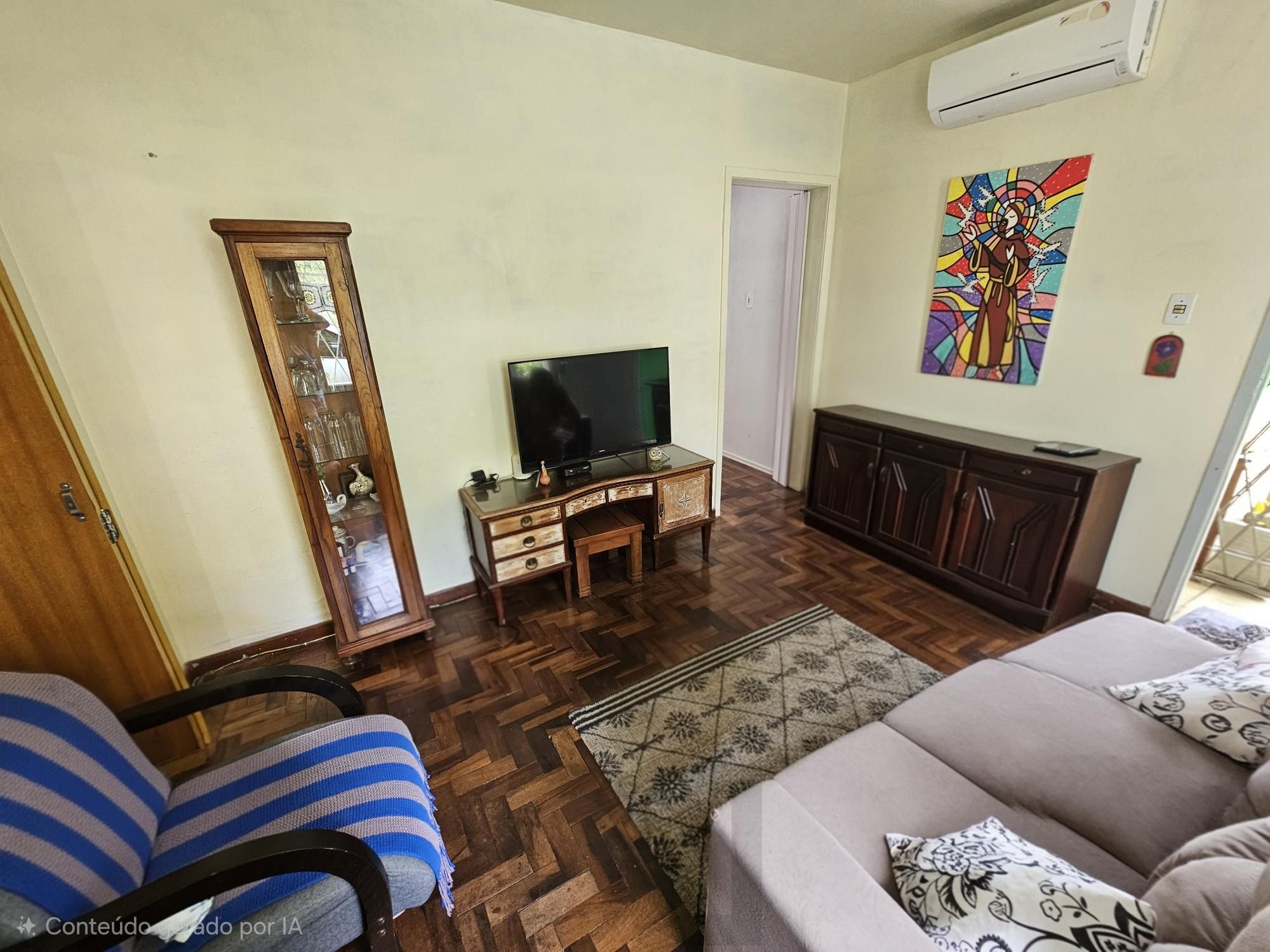 Casa 3 dormitórios e edícula com churrasqueira no bairro Medianeira ! — foto 2