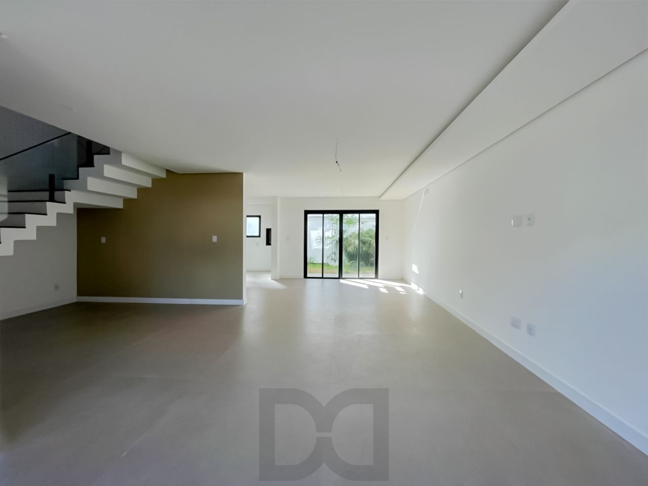 Casa Condominio em Porto Alegre, no bairro Ipanema, com 3 dormitório(s), e 3 banheiros, à venda. — foto 2