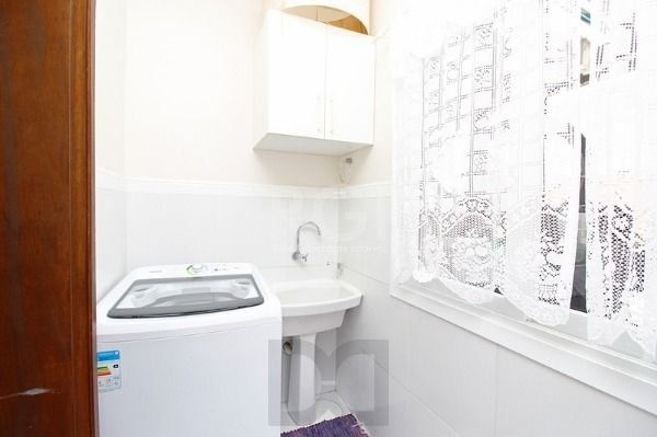 Casa em Porto Alegre, no bairro Hípica, com 3 dormitório(s), e 3 banheiros, à venda. — foto 15