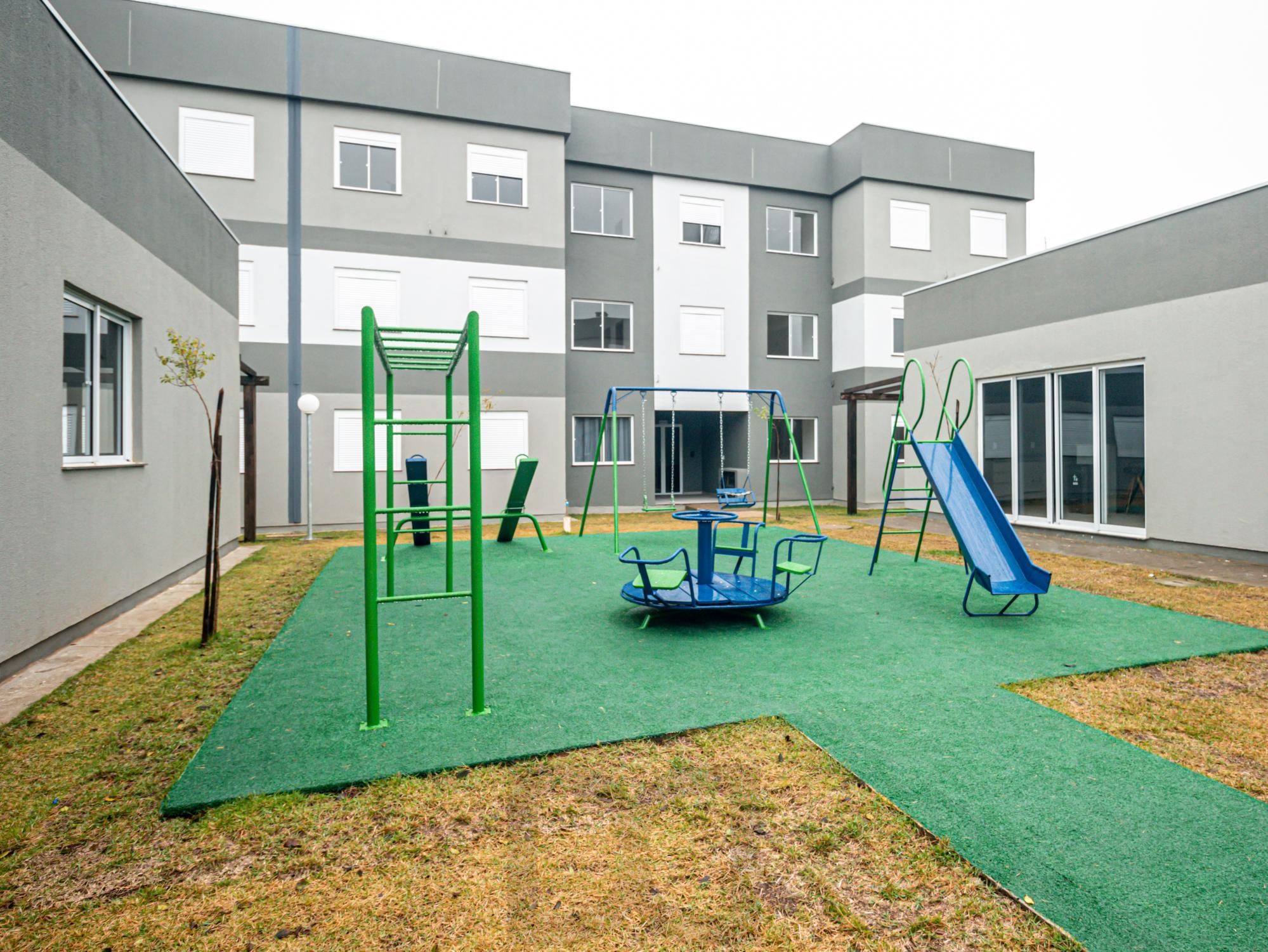 Ótimo apartamento Garden de 2 dormitórios no Bairro Guarujá — foto 32