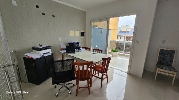 Casa em Porto Alegre, no bairro Hípica, com 3 dormitório(s), e 3 banheiros, à venda. — foto 28