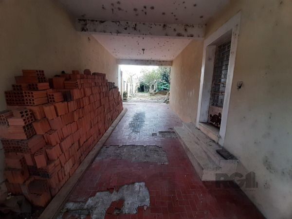 Casa em Porto Alegre, no bairro Cristal, com 4 dormitório(s), e 4 banheiros, à venda. — foto 41