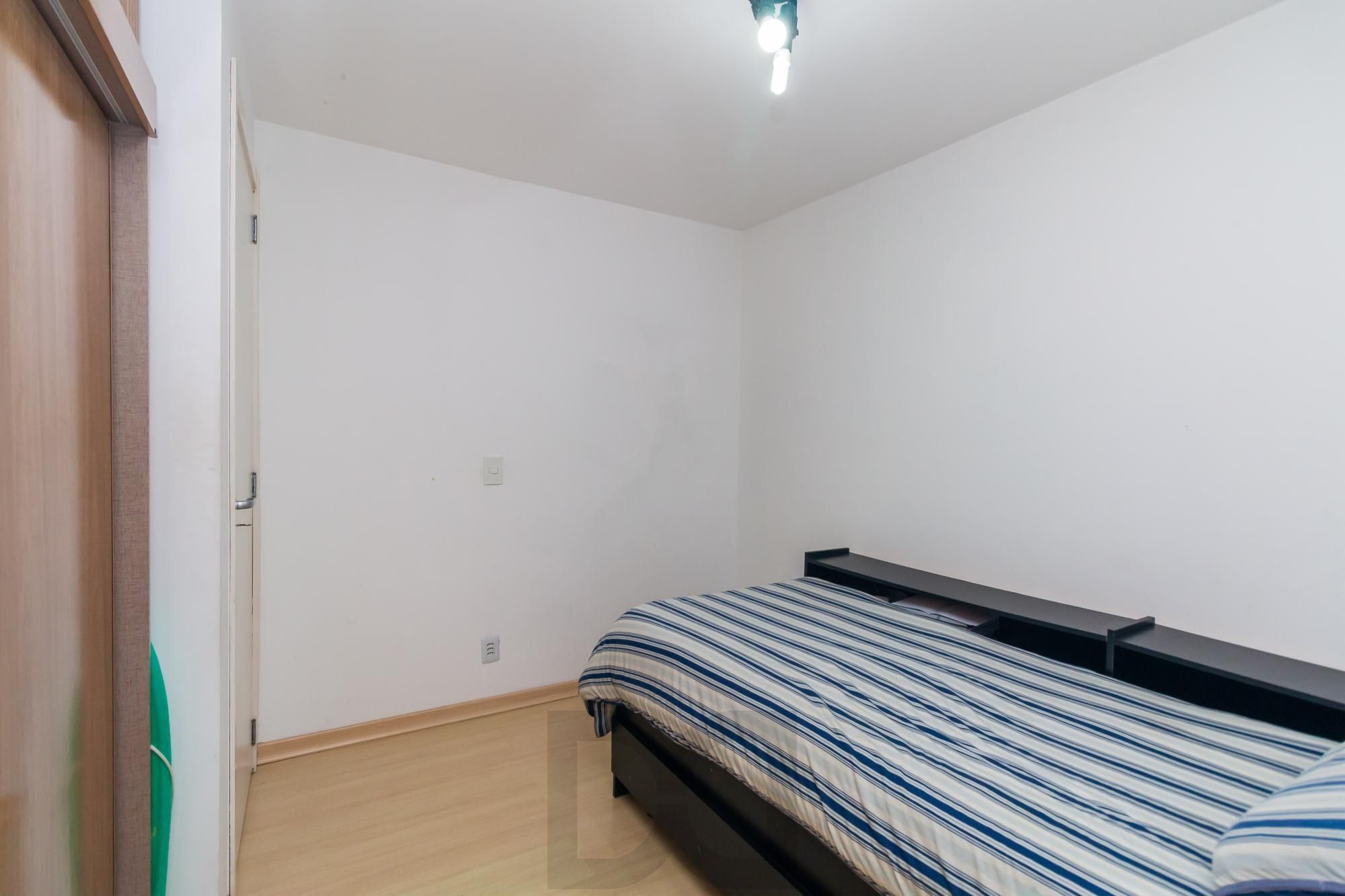 Excelente apartamento 2 dormitórios semi mobiliado — foto 13