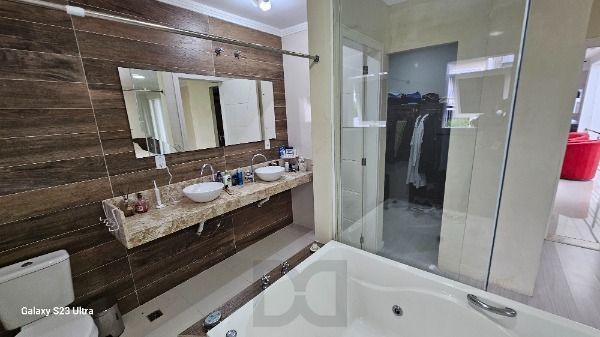 Casa em Porto Alegre, no bairro Hípica, com 3 dormitório(s), e 3 banheiros, à venda. — foto 40