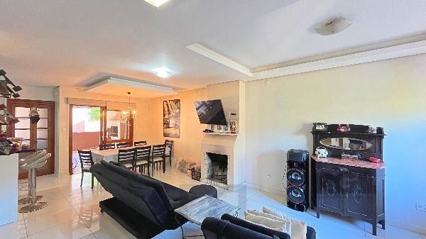 Casa em Porto Alegre, no bairro Hípica, com 3 dormitório(s), e 3 banheiros, à venda. — foto 7