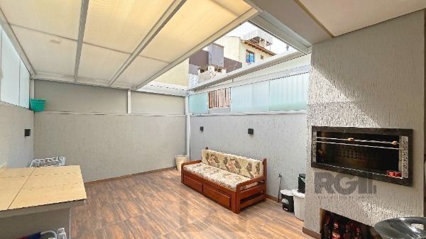 Casa em Porto Alegre, no bairro Guarujá, com 2 dormitório(s), e 2 banheiros, à venda. — foto 14